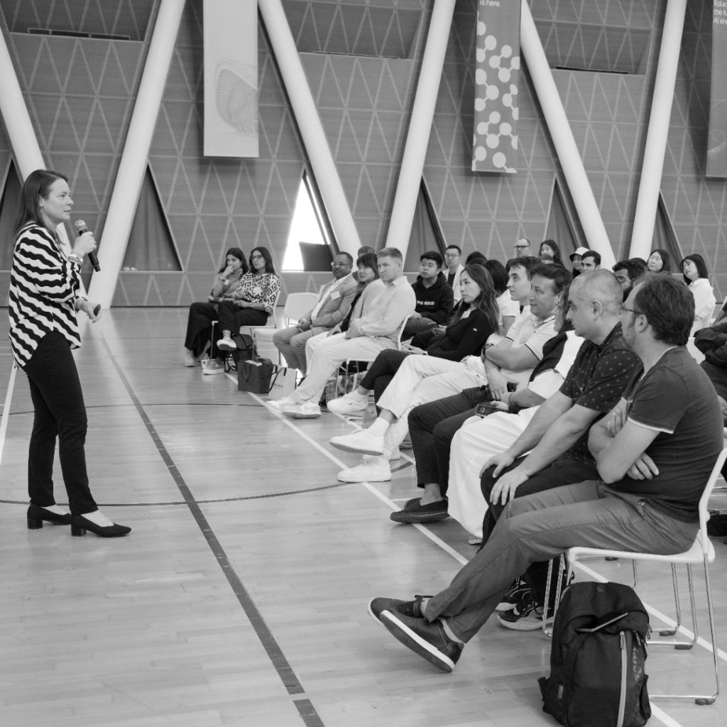 pexels this and no internet 25 288559 35335976 photoaidcom greyscale 1080x1080