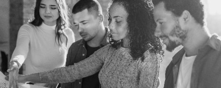 planificacion de reuniones de gente de negocios photoaidcom greyscale 450x180